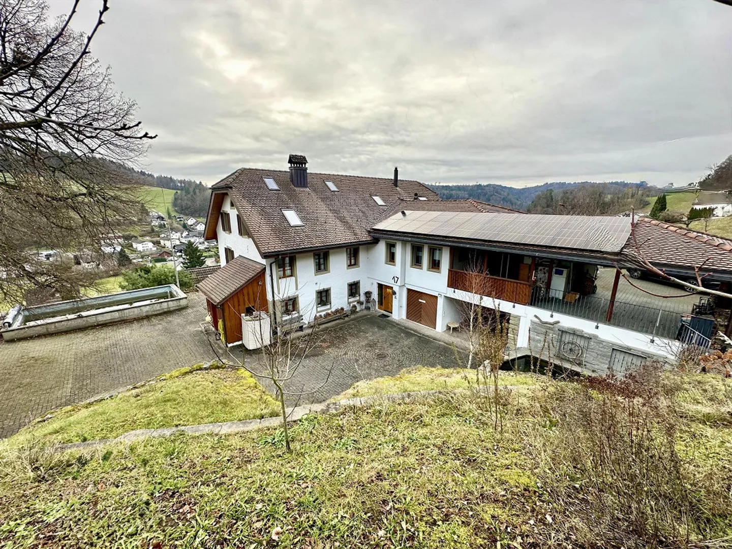 LUSSO, NATURA & PRIVACY IN UNA POSIZIONE ELEVATA - Foto 2 di 7