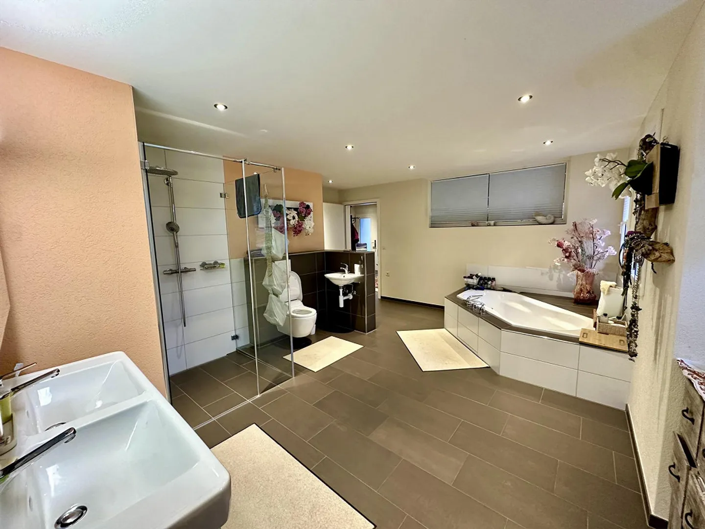 LUSSO, NATURA & PRIVACY IN UNA POSIZIONE ELEVATA - Foto 4 di 7