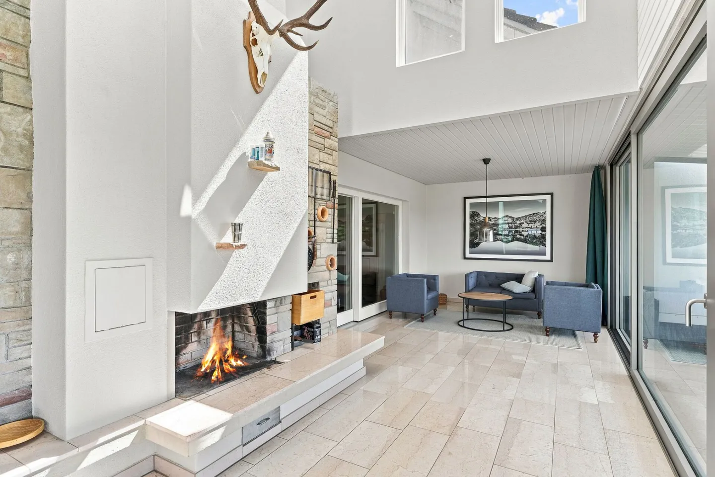 LIVING WITH GENEROSITY, COMFORT AND EXCLUSIVE AMBIENCE - Photo 5 of 19