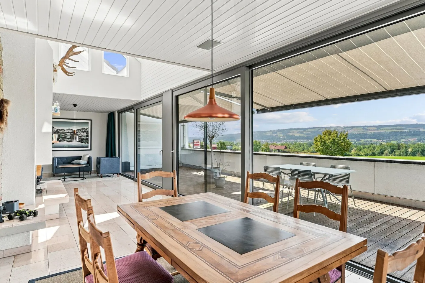 LIVING WITH GENEROSITY, COMFORT AND EXCLUSIVE AMBIENCE - Photo 6 of 19