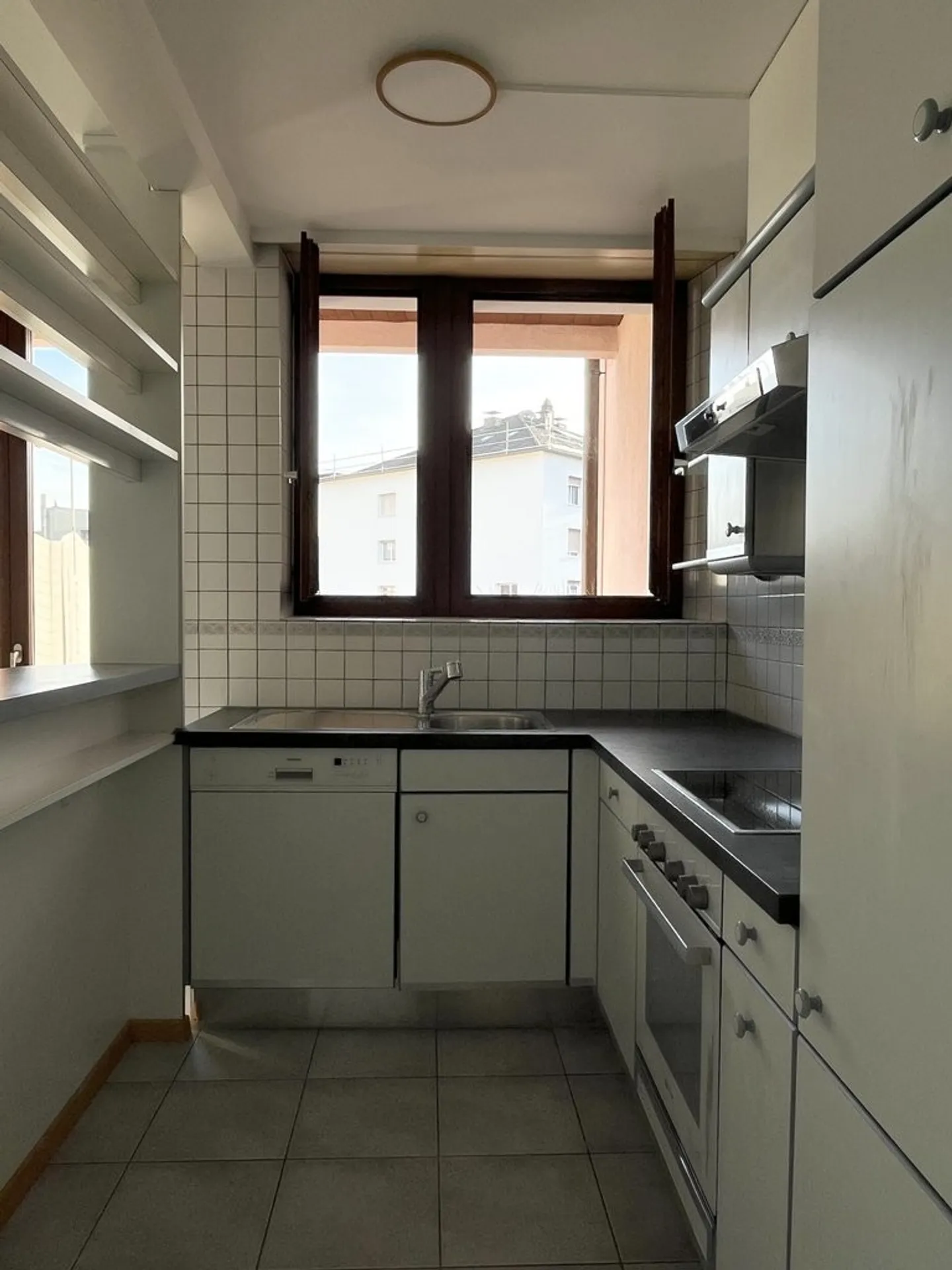 Appartamento con 3,5 stanze in affitto immediato nel centro di Moutier! - Foto 5 di 8