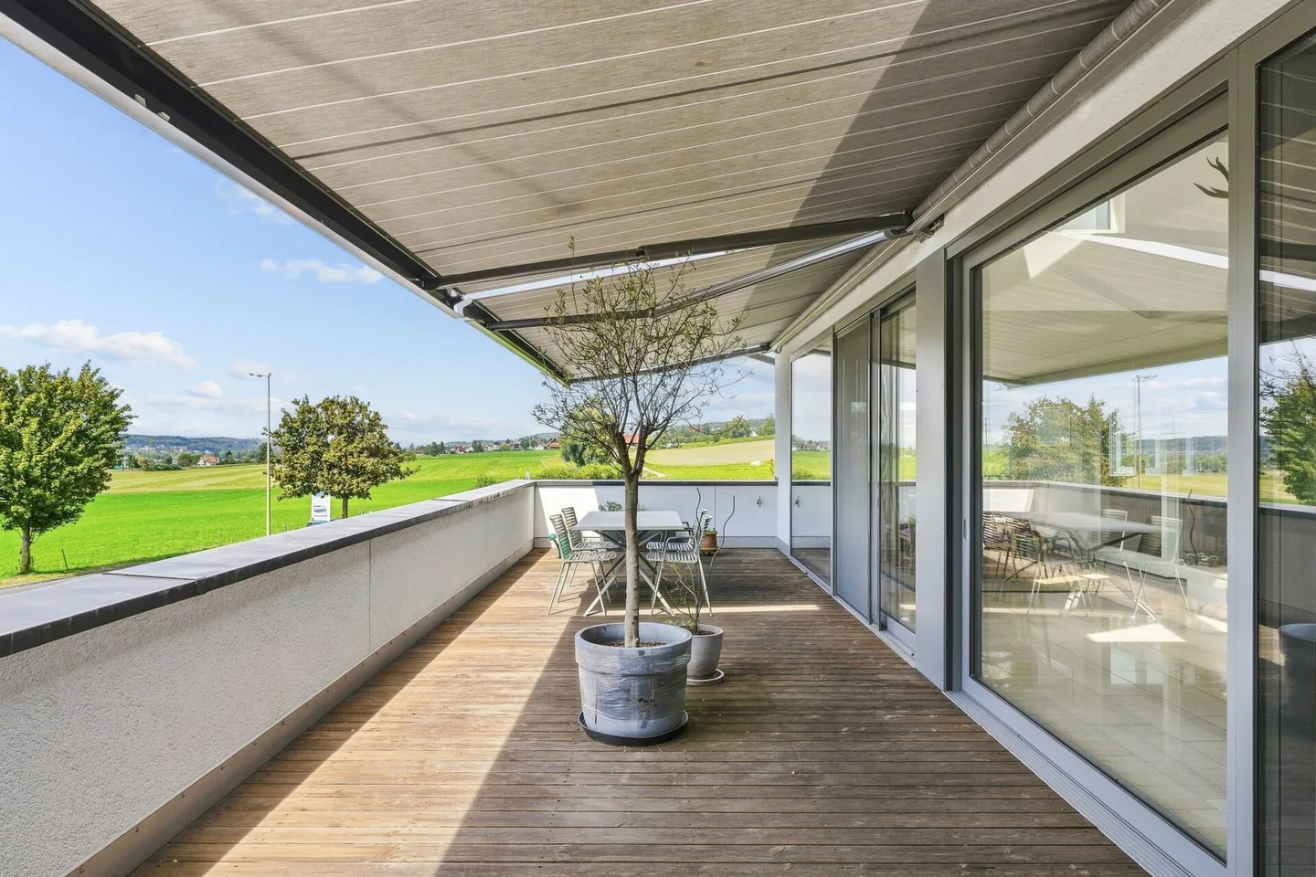 LIVING WITH GENEROSITY, COMFORT AND EXCLUSIVE AMBIENCE - Photo 7 of 19