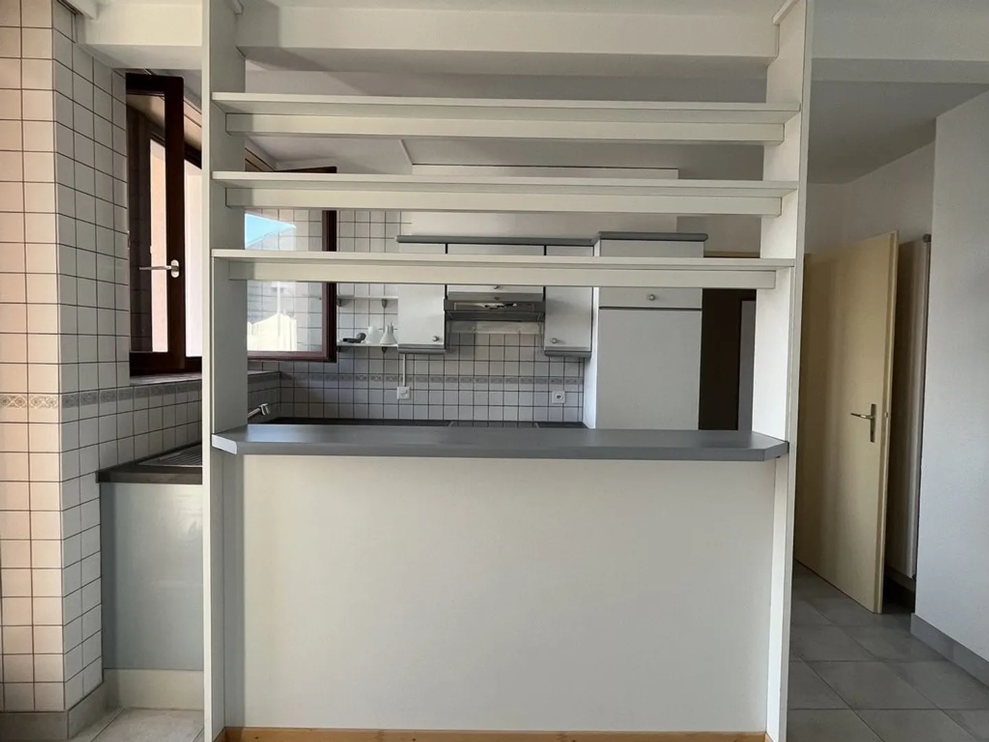 Appartamento con 3,5 stanze in affitto immediato nel centro di Moutier! - Foto 6 di 8