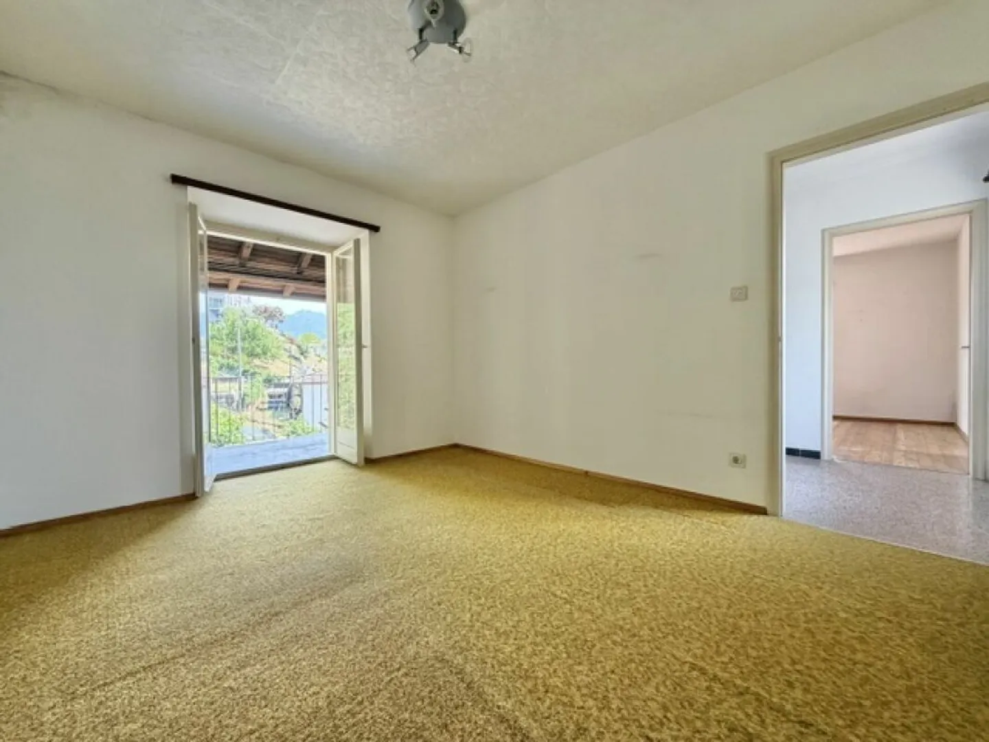 À VENDRE À LAVERTEZZO - TERRAIN À BATIR AVEC VUE SUR LA PLAGE DE MAGADINO ET LE LAC MAJOR - Photo 14 sur 23