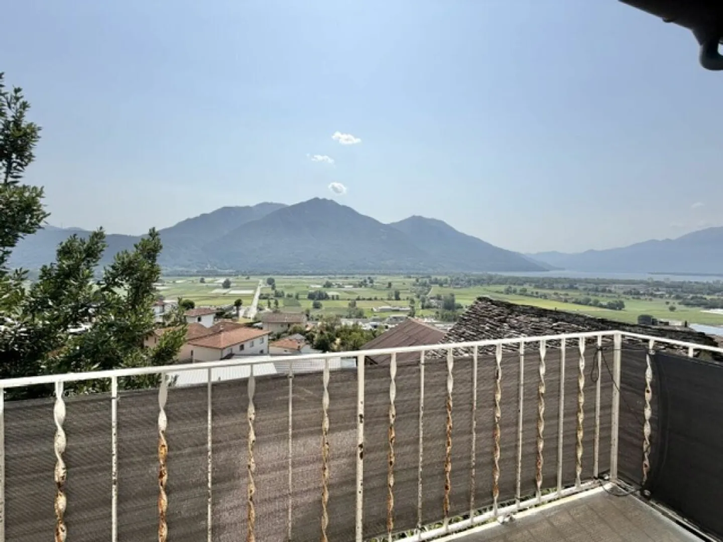 À VENDRE À LAVERTEZZO - TERRAIN À BATIR AVEC VUE SUR LA PLAGE DE MAGADINO ET LE LAC MAJOR - Photo 17 sur 23