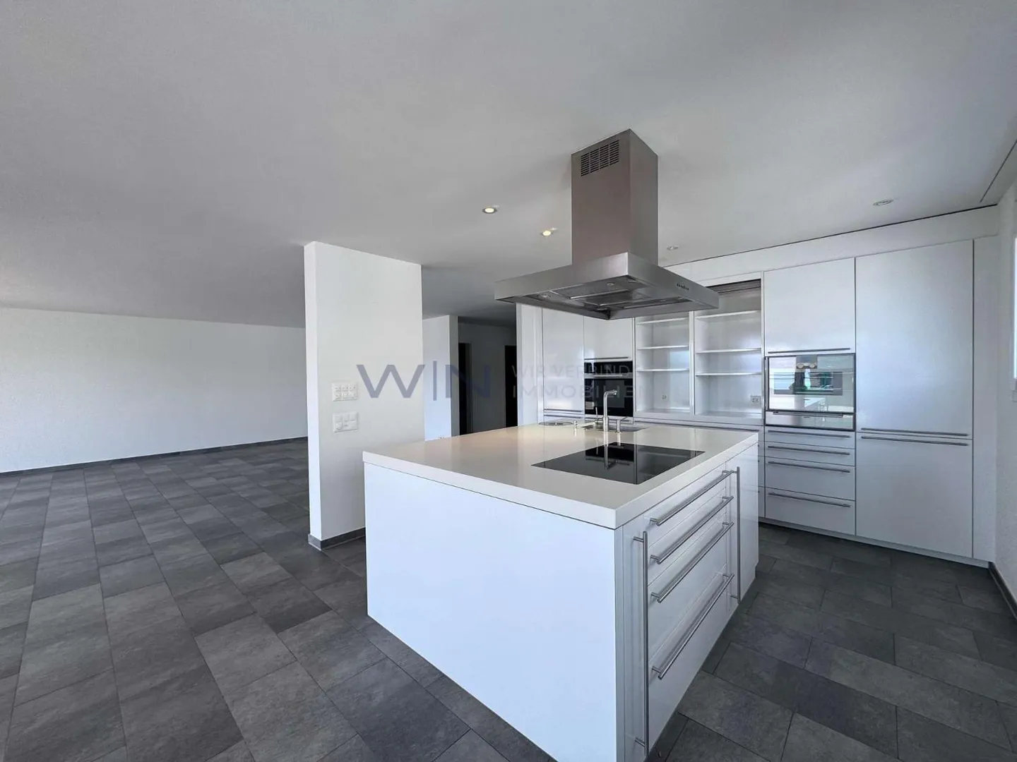 Appartamento di Lusso con Vista Lago - Foto 3 di 13