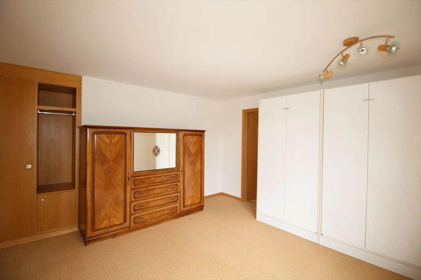 «Appartementhaus SUNHILL, helles 2.5 Zimmerwohnung mit sonniger Terrasse Süd-Ost» - Foto 2 von 12