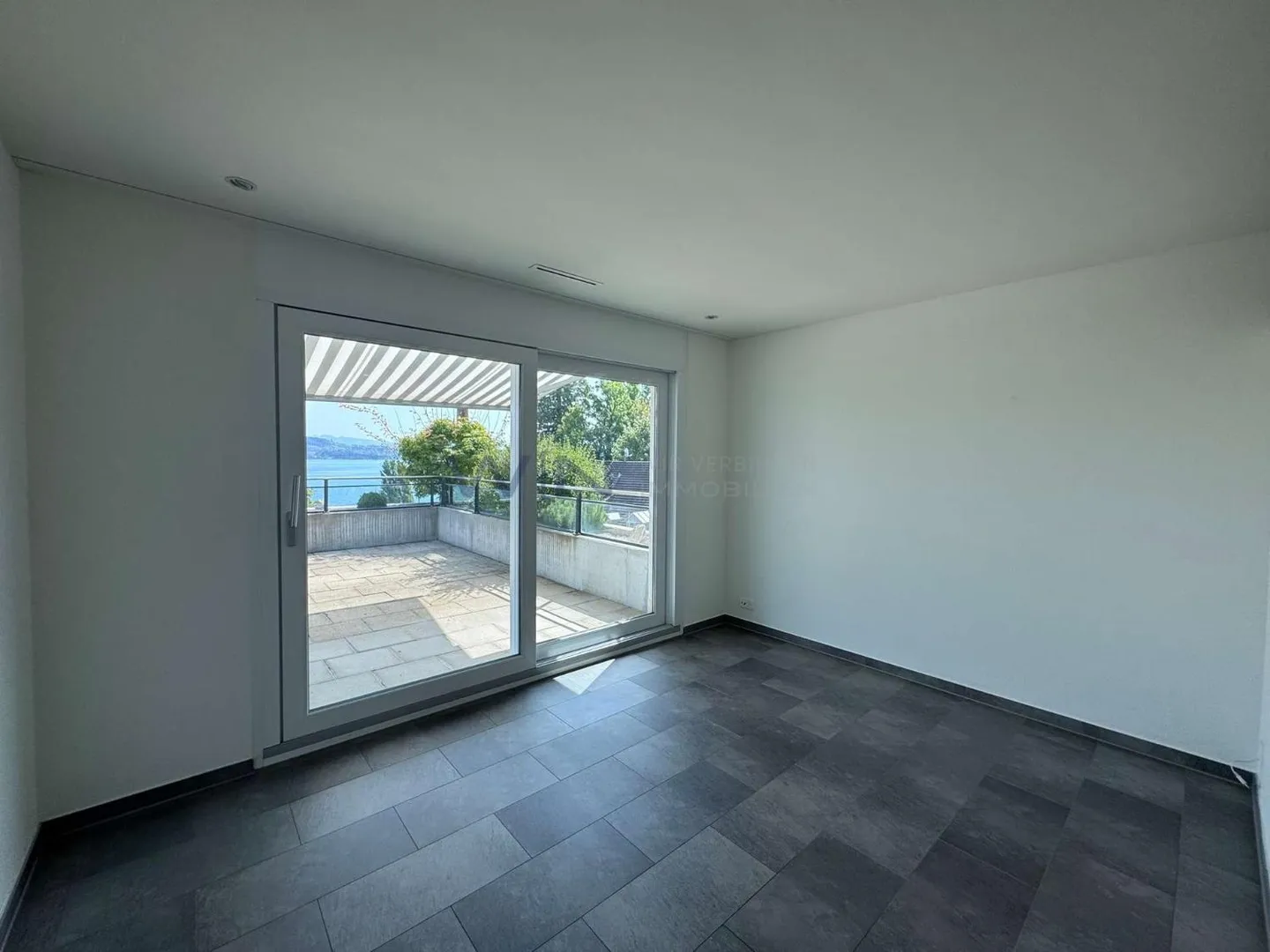Appartamento di Lusso con Vista Lago - Foto 6 di 13