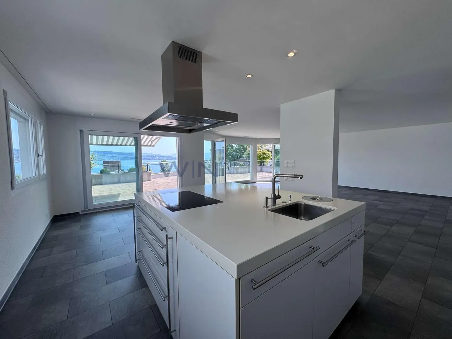 Appartamento di Lusso con Vista Lago - Foto 7 di 13