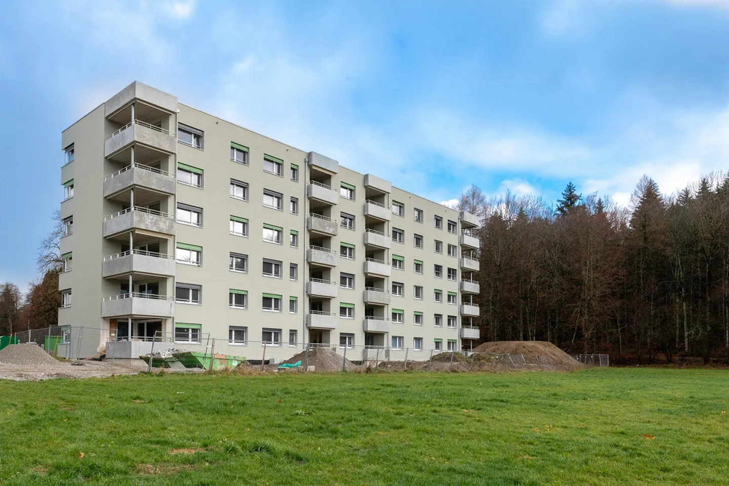 Modern apartment in a pleasant environment in Bulle - Photo 2 of 2