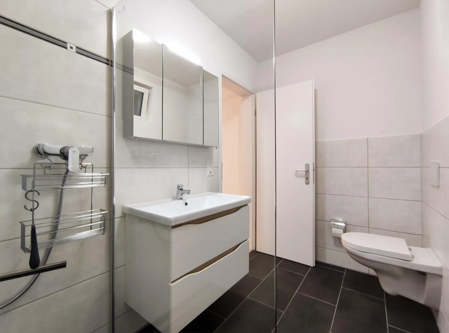 Appartement moderne de 2,5 pièces avec vue sur le Munot - Photo 5 sur 11