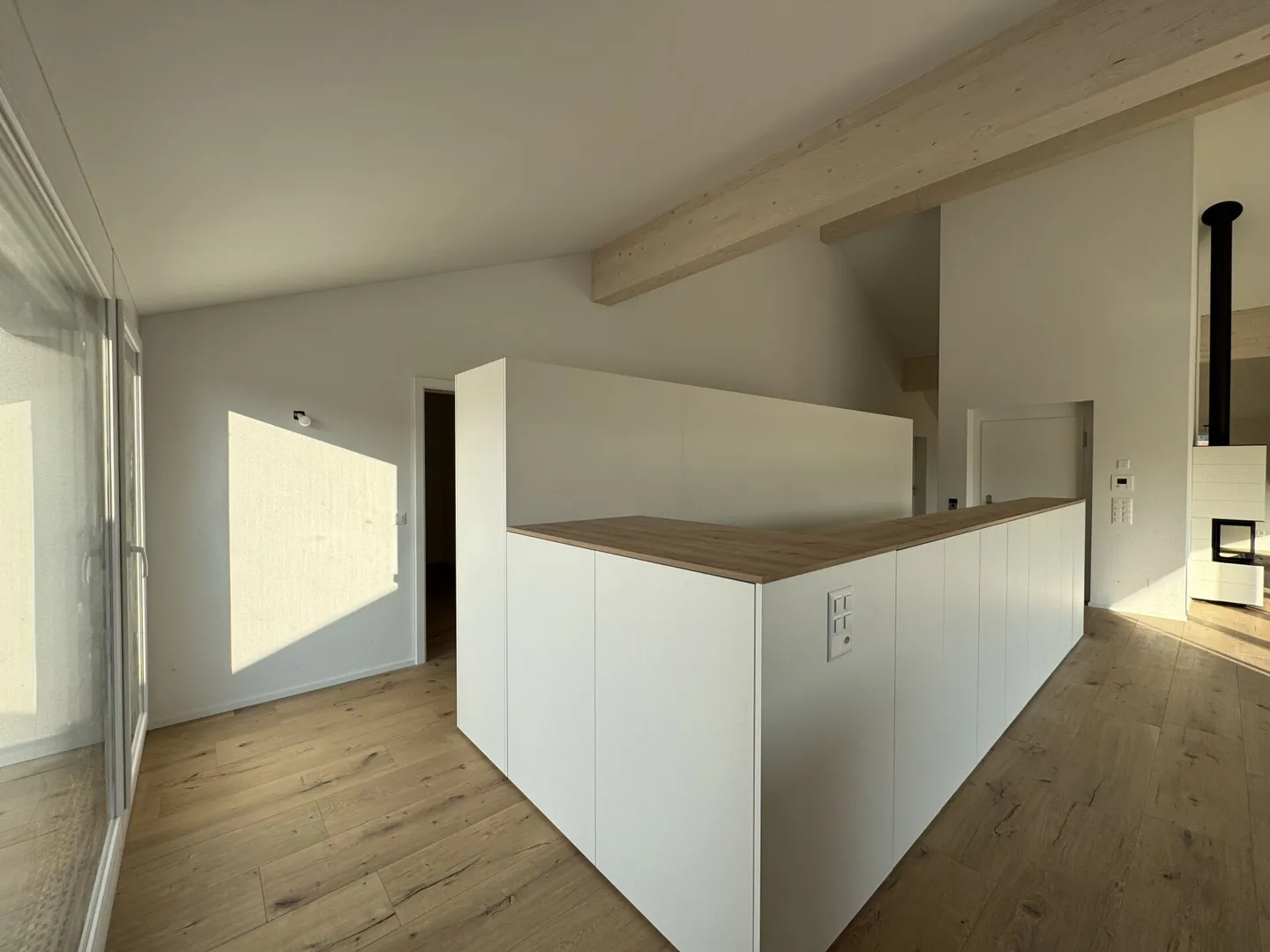 Prima locazione: appartamento mansardato di 4,5 stanze con carattere ad Sutz - Foto 5 di 15