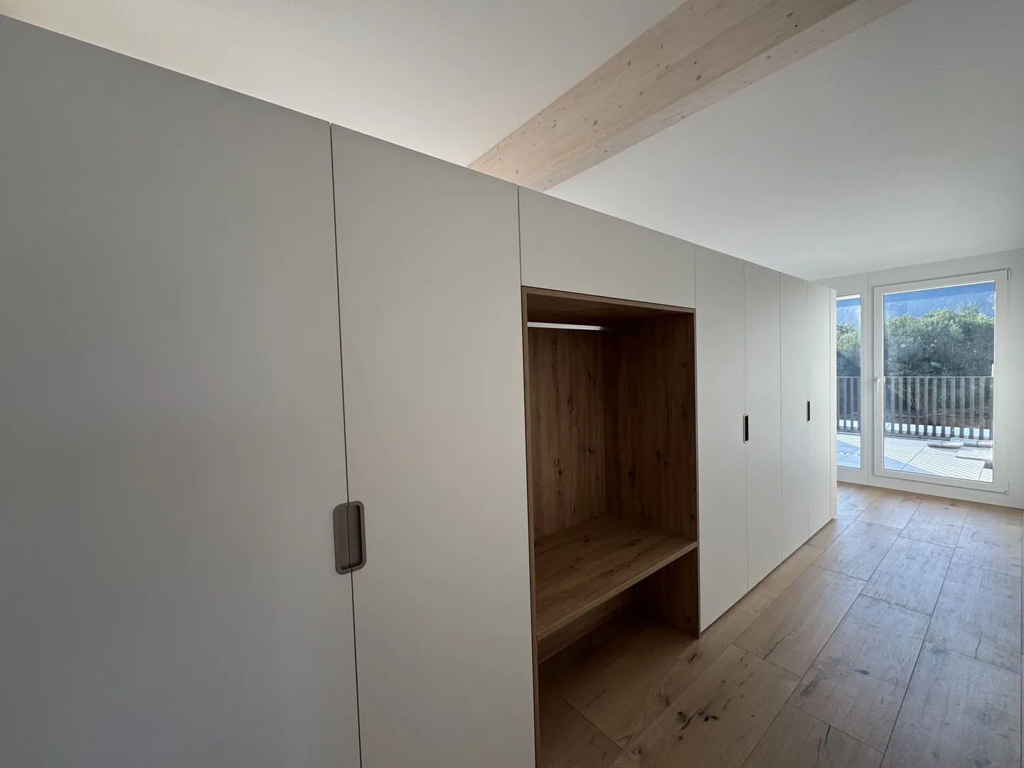 Prima locazione: appartamento mansardato di 4,5 stanze con carattere ad Sutz - Foto 6 di 15