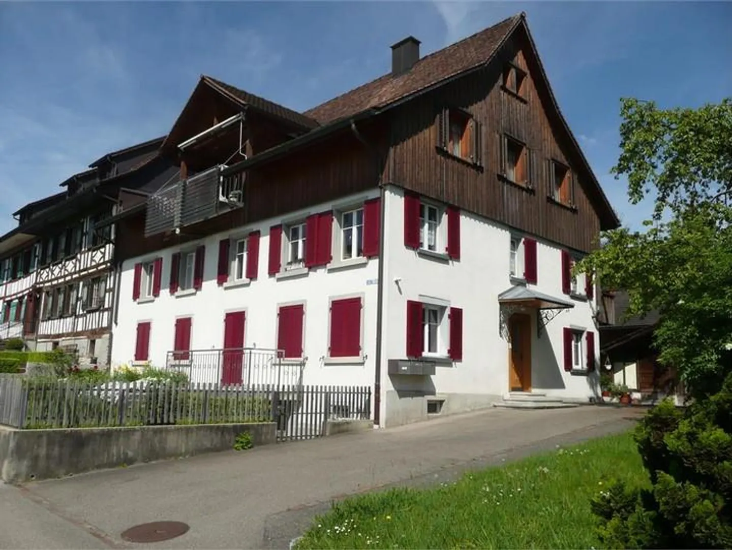 4,5 Zimmer Wohnung, Balkon, zentrale Lage - Foto 2 di 11