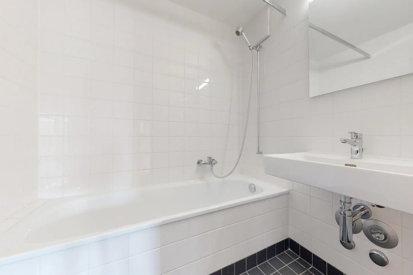 3.5 Room Apartment - Photo 4 of 4