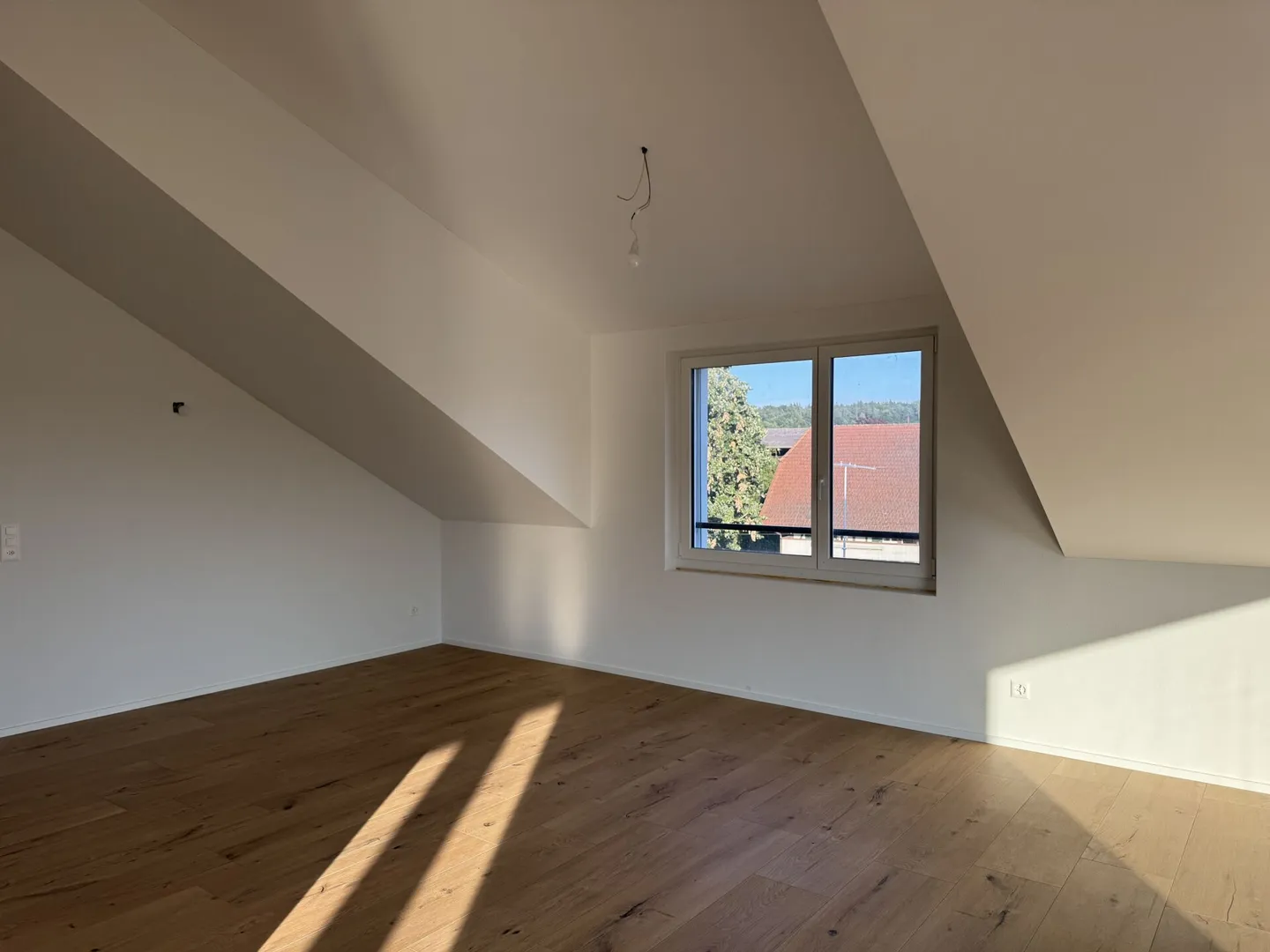 Prima locazione: appartamento mansardato di 4,5 stanze con carattere ad Sutz - Foto 12 di 15