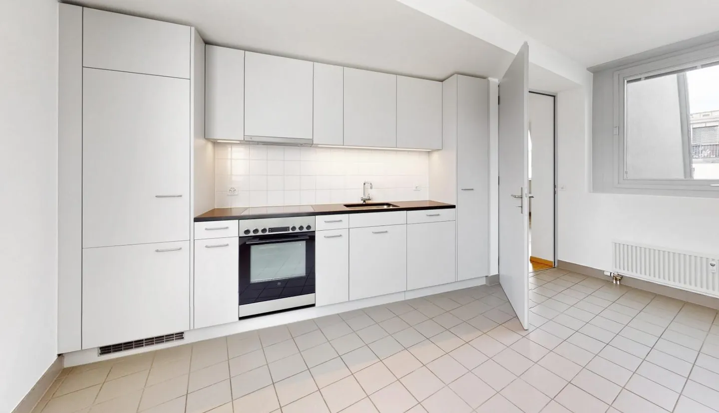 3.5 Room Apartment - Photo 2 of 4