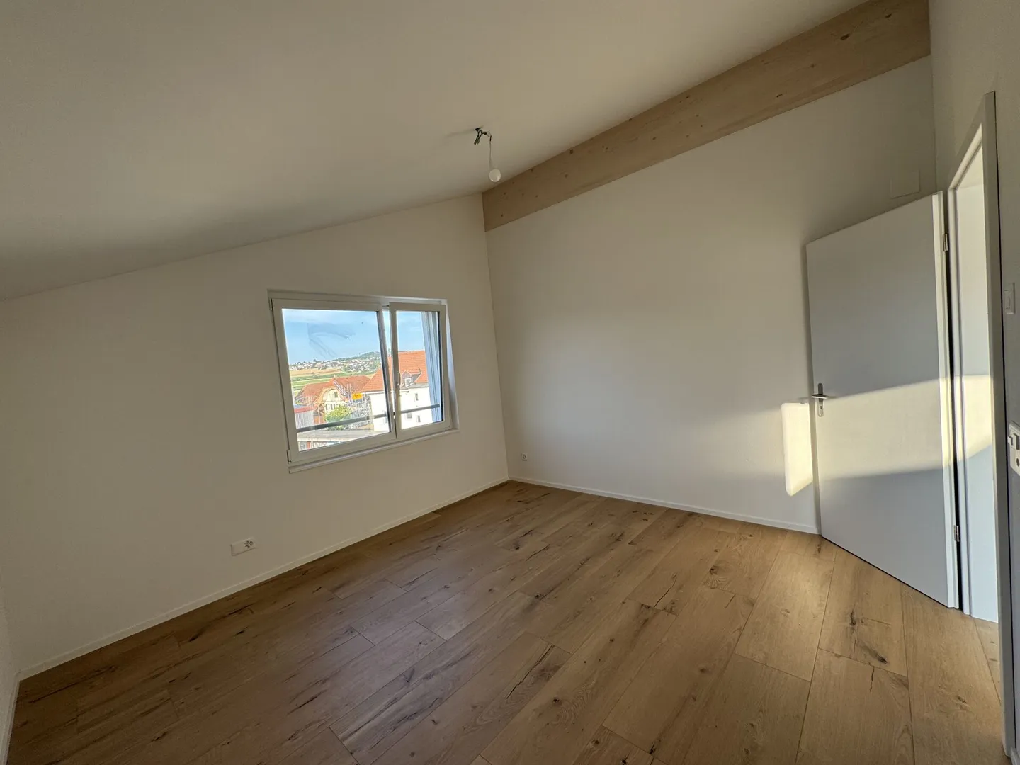 Prima locazione: appartamento mansardato di 4,5 stanze con carattere ad Sutz - Foto 10 di 15