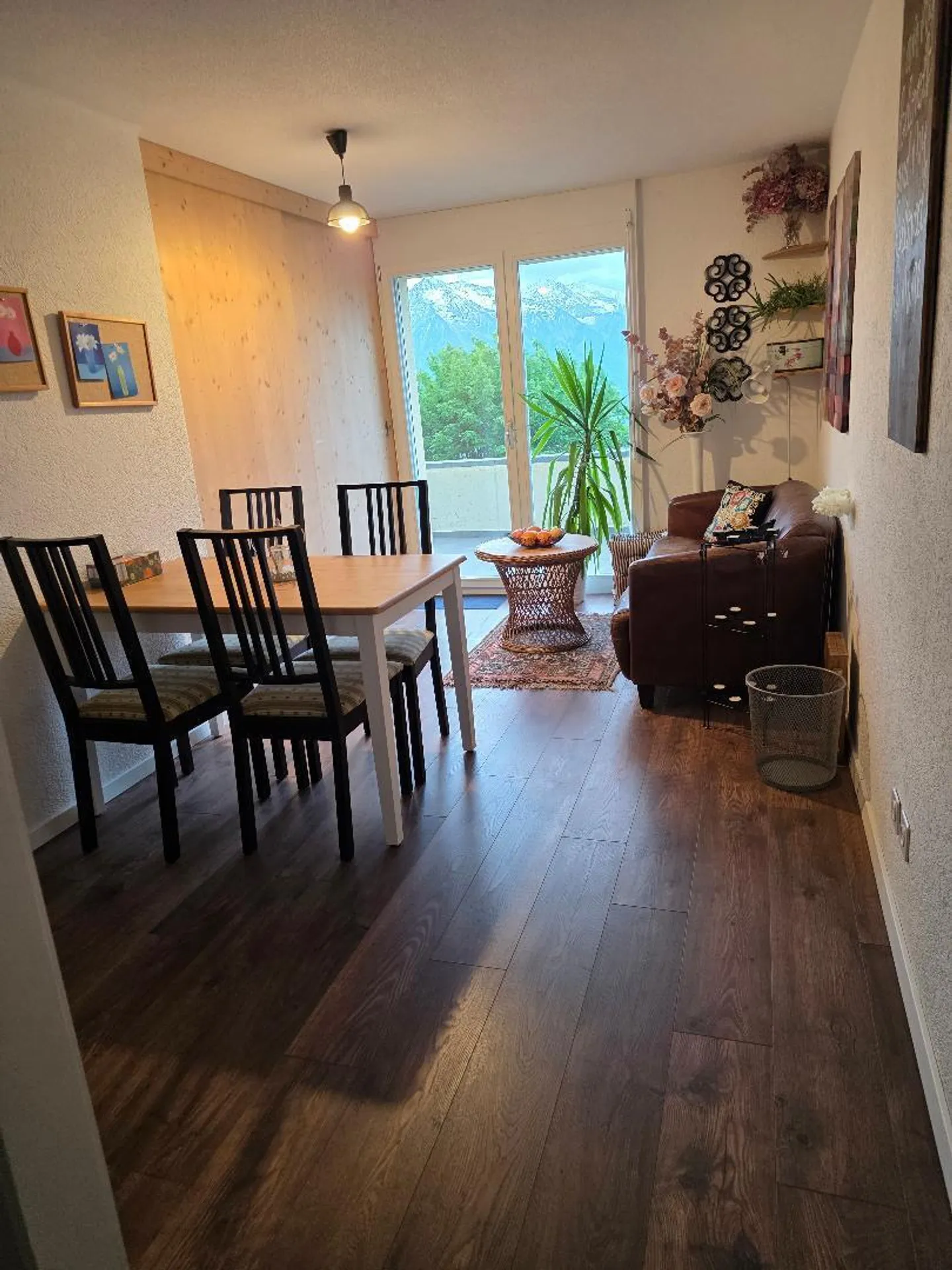 Charming Apartment with Terrace - Photo 3 of 8