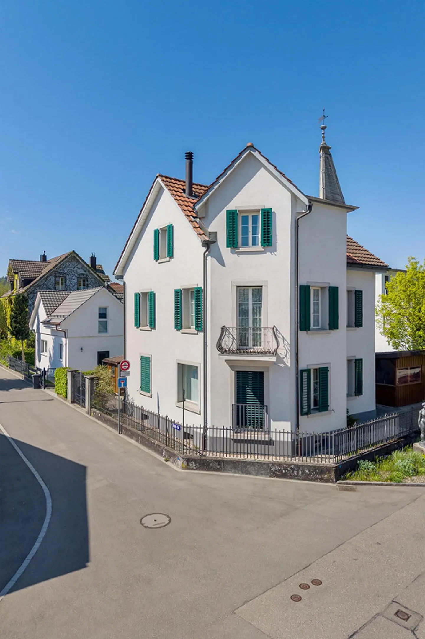Charmantes Zweifamilienhaus in Ruhiger Lage - Foto 1 von 12