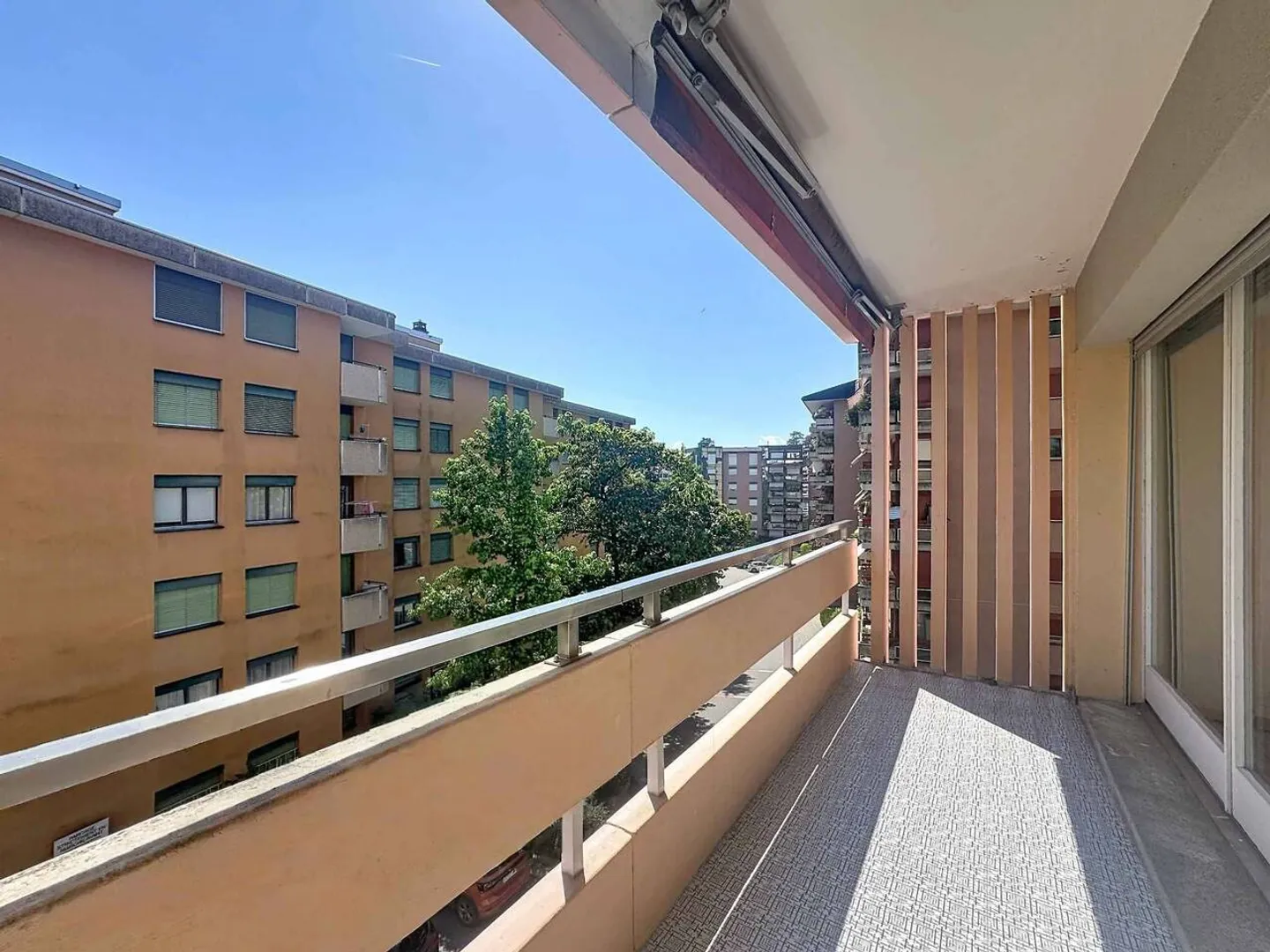 4.5 p di 91 m2 da ristrutturare - 2 balconi + 1 box garage - Foto 1 di 12