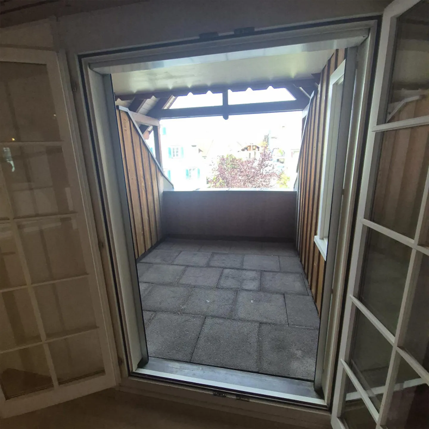 Charmante appartement 2.5 pièces avec balcon sur le toit au centre de Mörschwil - Photo 5 sur 6