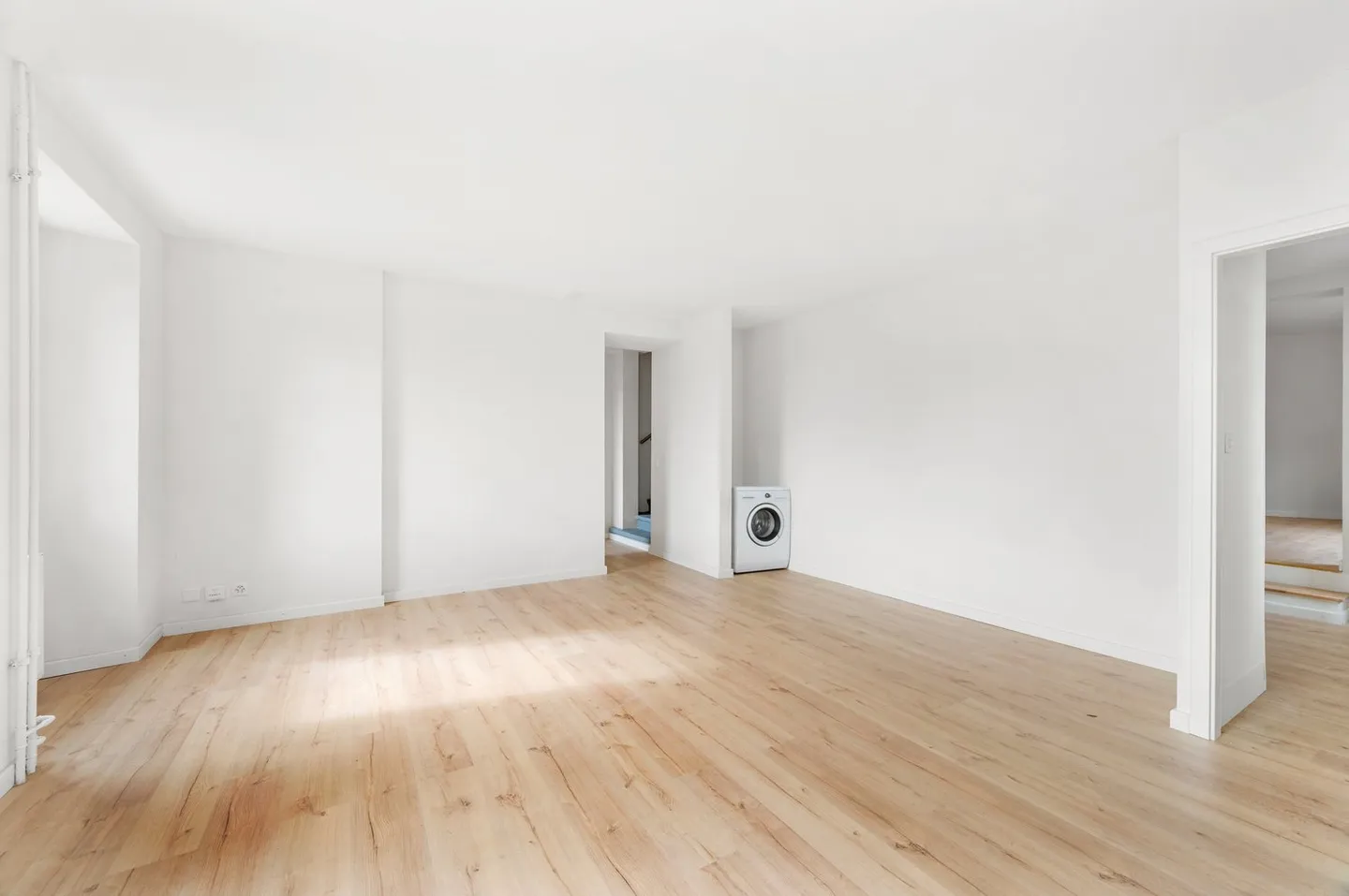 Bâtiment mixte rénové - Photo 3 sur 11