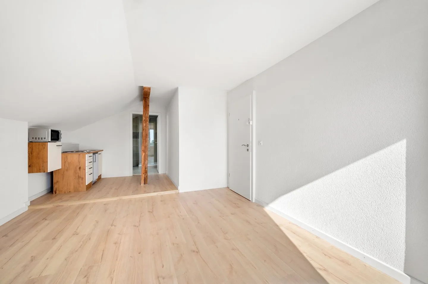 Bâtiment mixte rénové - Photo 8 sur 11