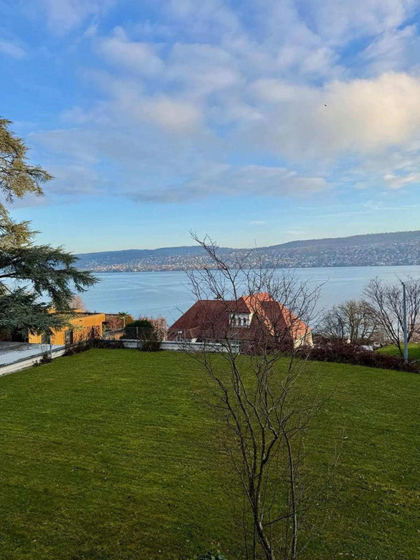 Modernes Studio mit Seeblick - Foto 8 von 9
