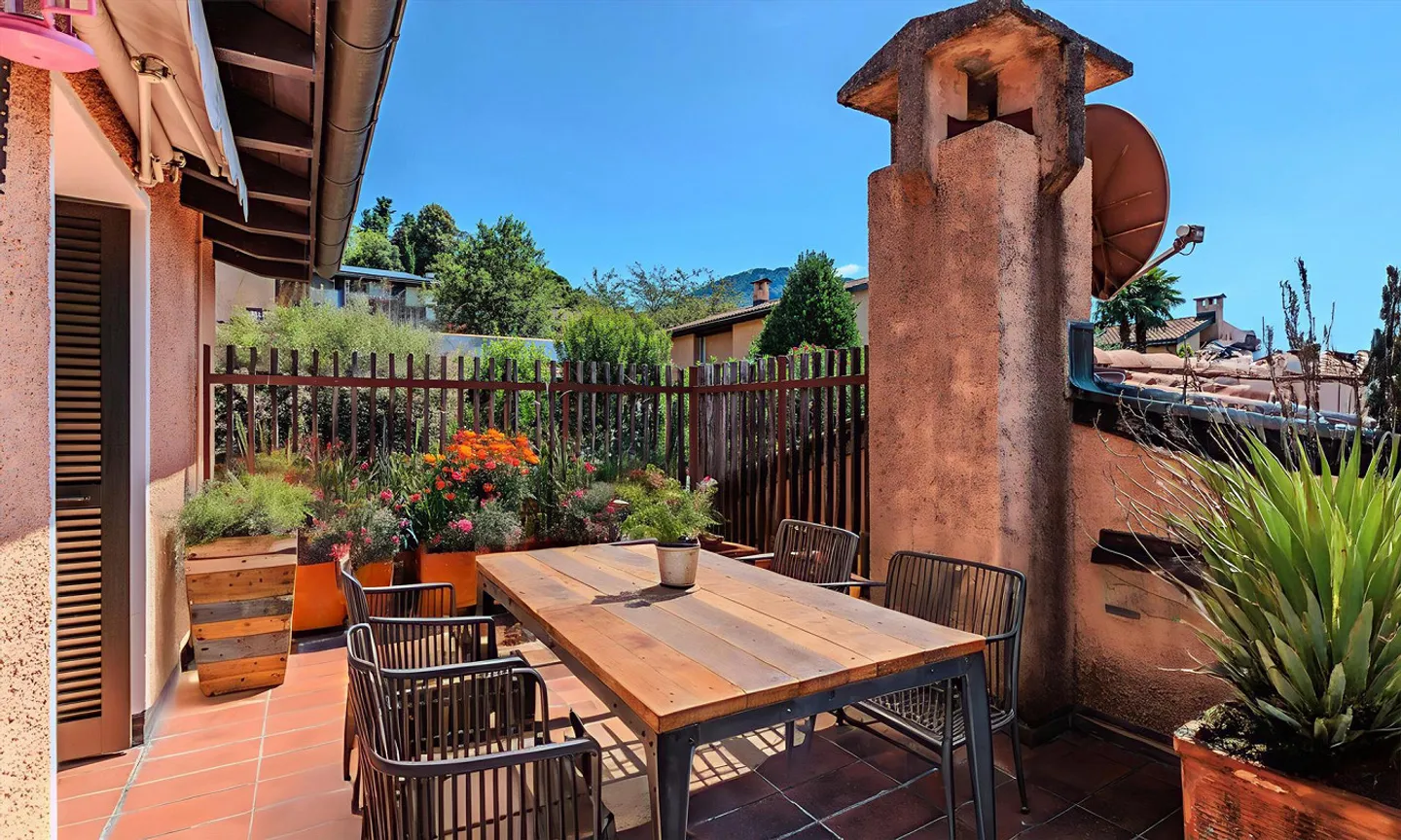 Schöne 6.5-Zimmer-Villa mit Pool in Comano - Foto 6 von 9