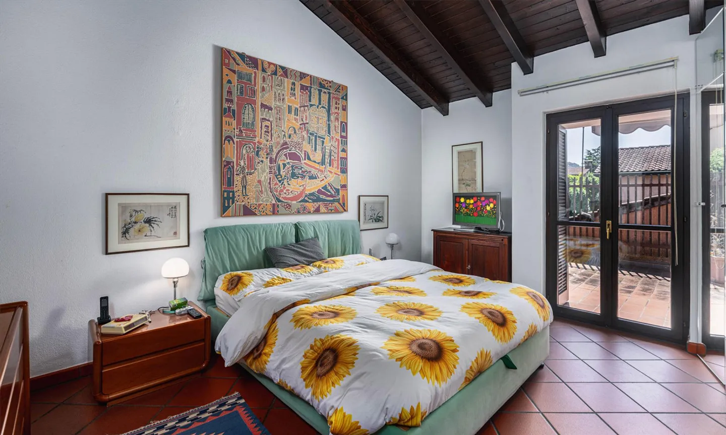 Schöne 6.5-Zimmer-Villa mit Pool in Comano - Foto 7 von 9