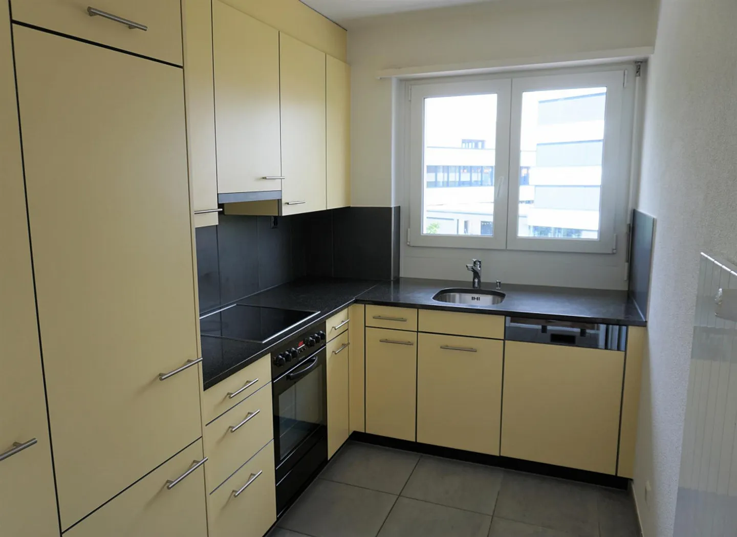 Appartamento affascinante con 3.0 stanze in una posizione tranquilla! Affitta senza deposito! - Foto 4 di 5