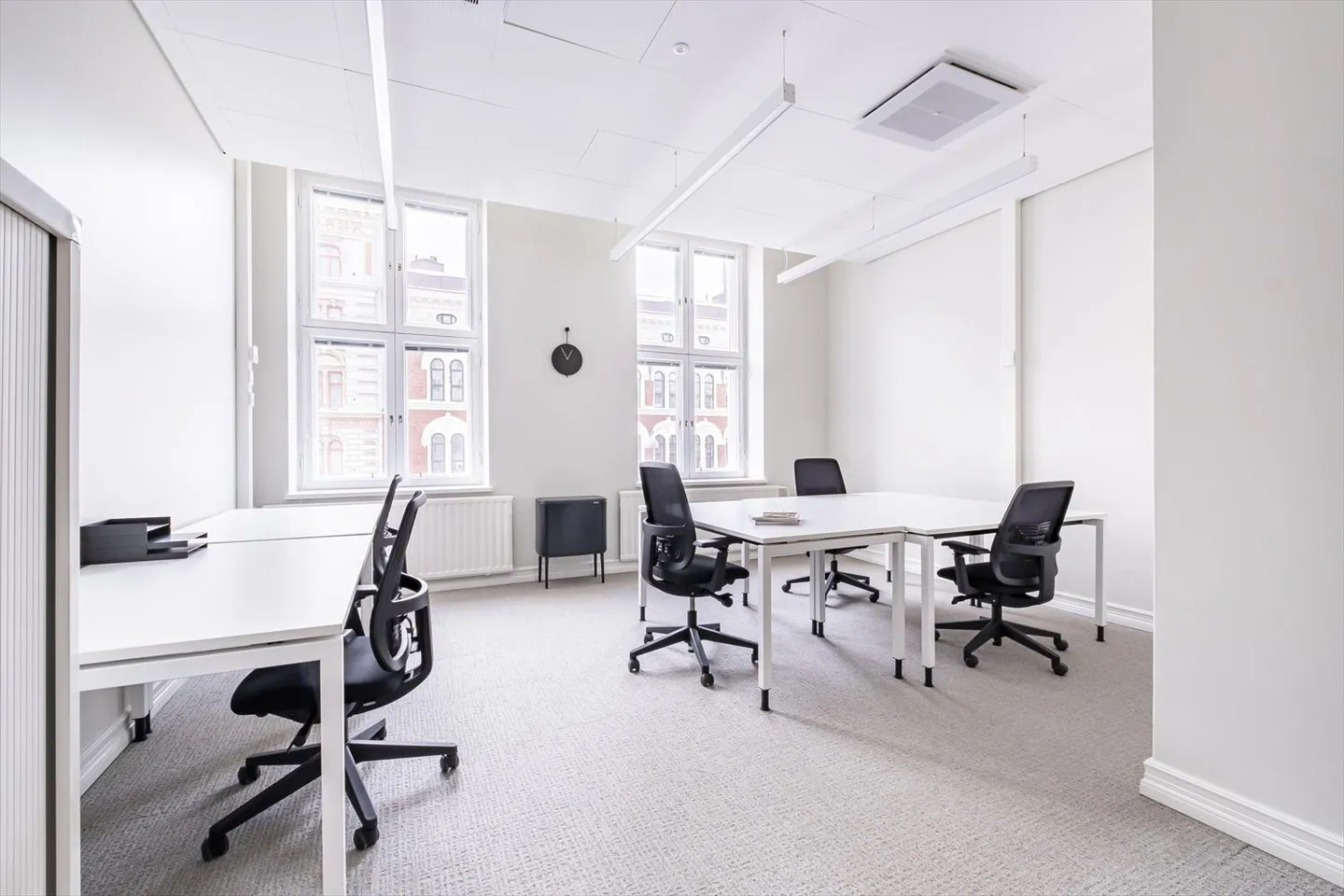 Accesso agli spazi di coworking professionali di Regus Bessieres - Foto 1 di 6