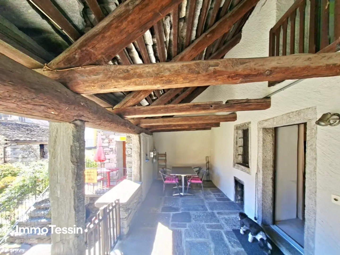 Historisches Tessiner Bijou mit 2 hochwertig ausgebauten und komplett sanierten Häusern an top Lage im Maggiatal - Foto 4 von 13