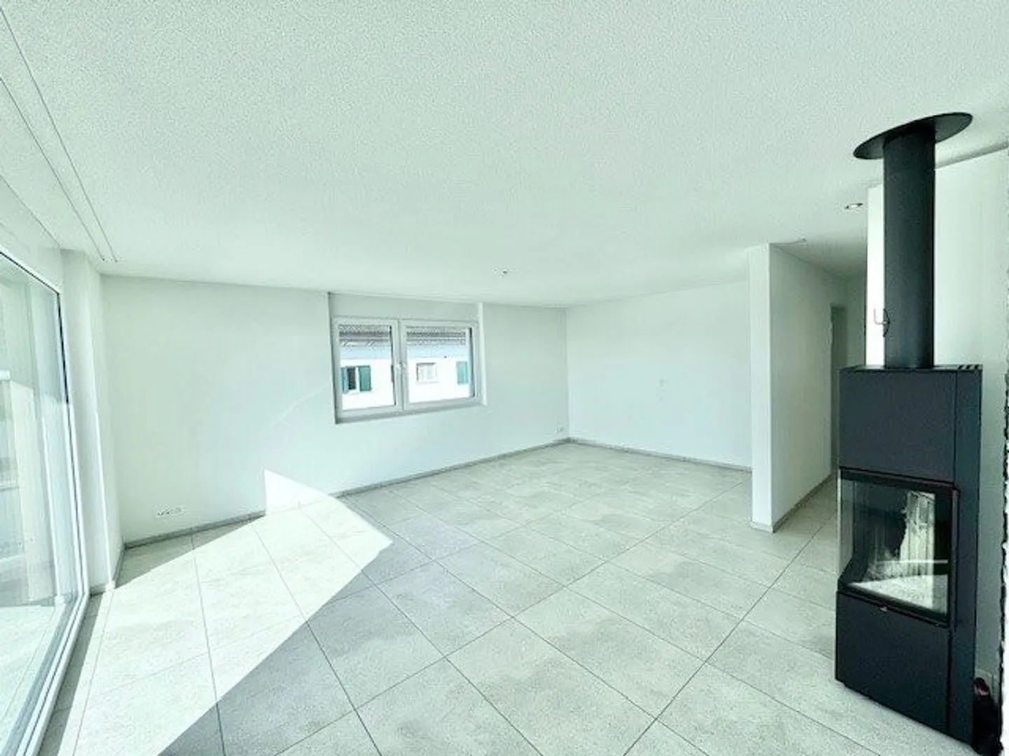 Appartement moderne dans un emplacement calme - Photo 1 sur 8