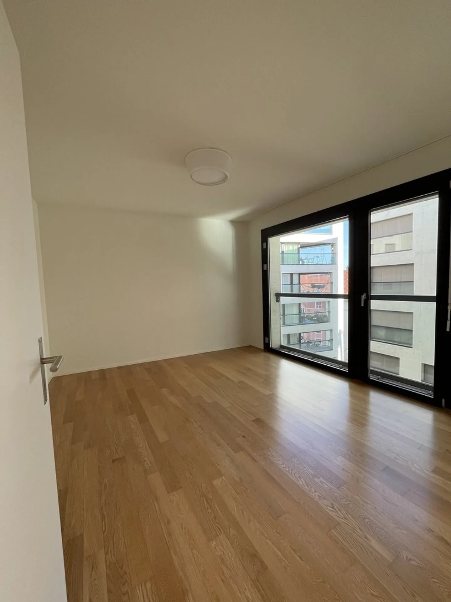 Light-flooded location above the rooftops - 3.5 rooms on the 6th floor - Photo 8 of 10