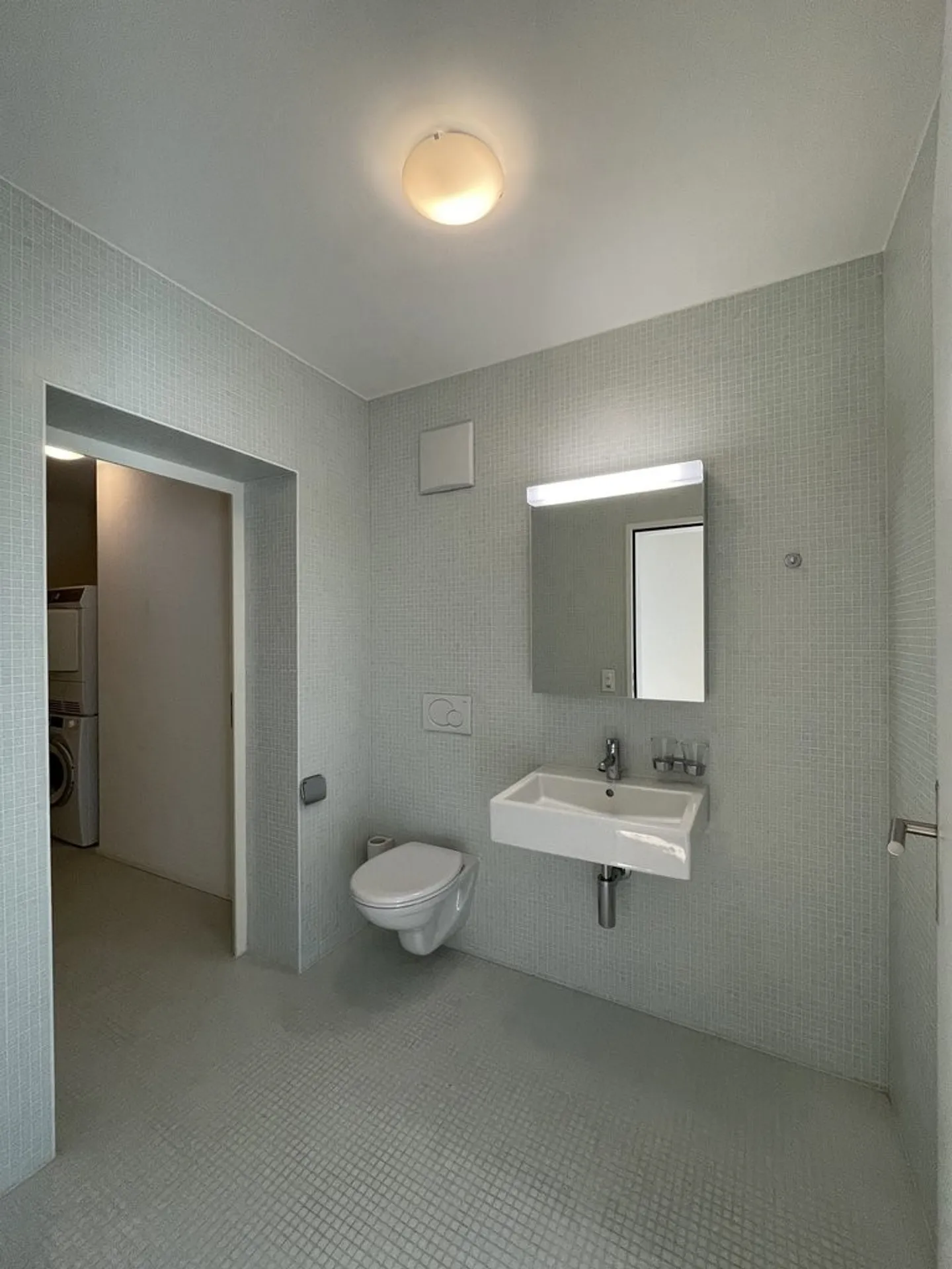 Light-flooded location above the rooftops - 3.5 rooms on the 6th floor - Photo 9 of 10