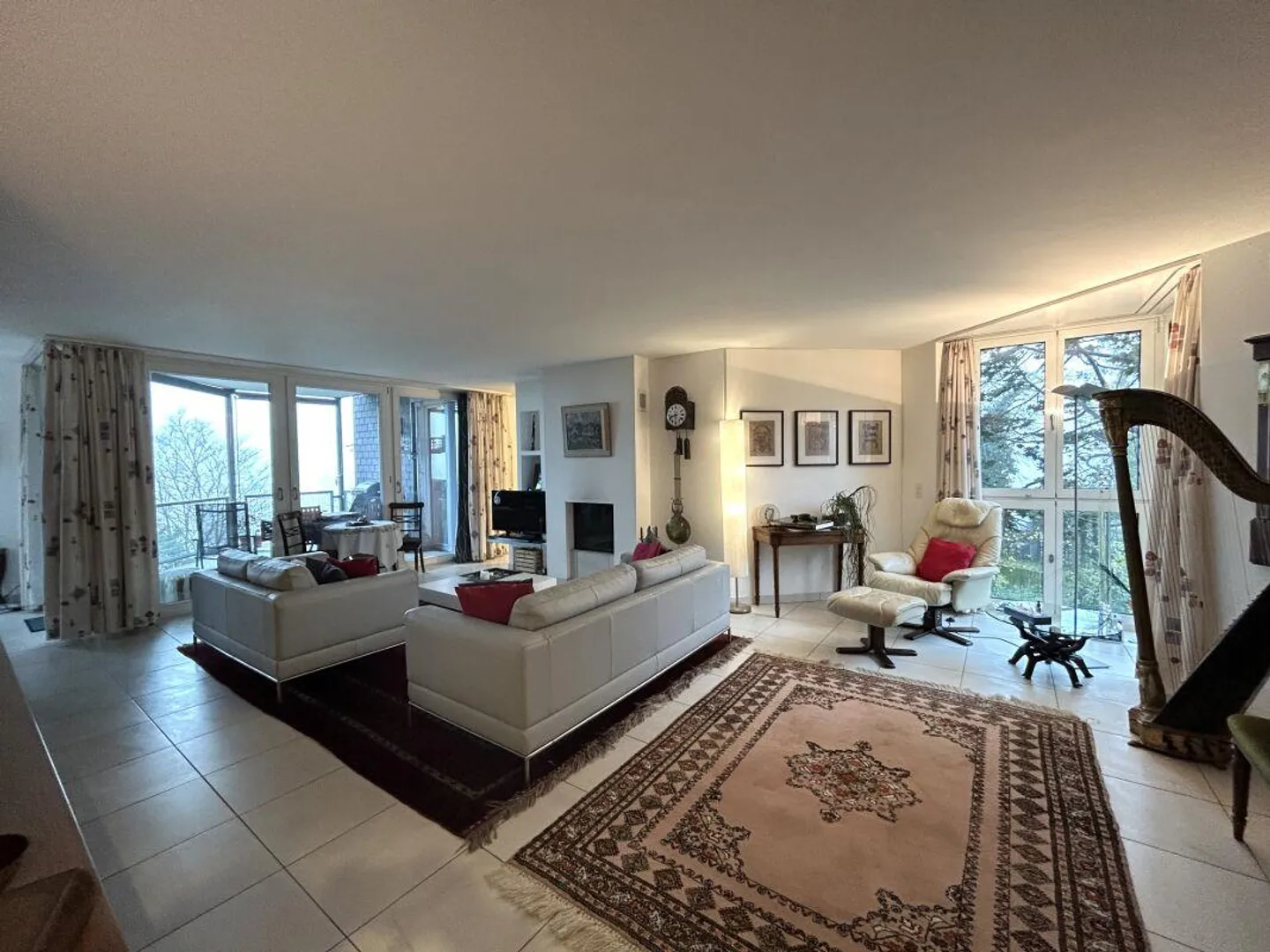 Appartamento spazioso con vista - Foto 3 di 9