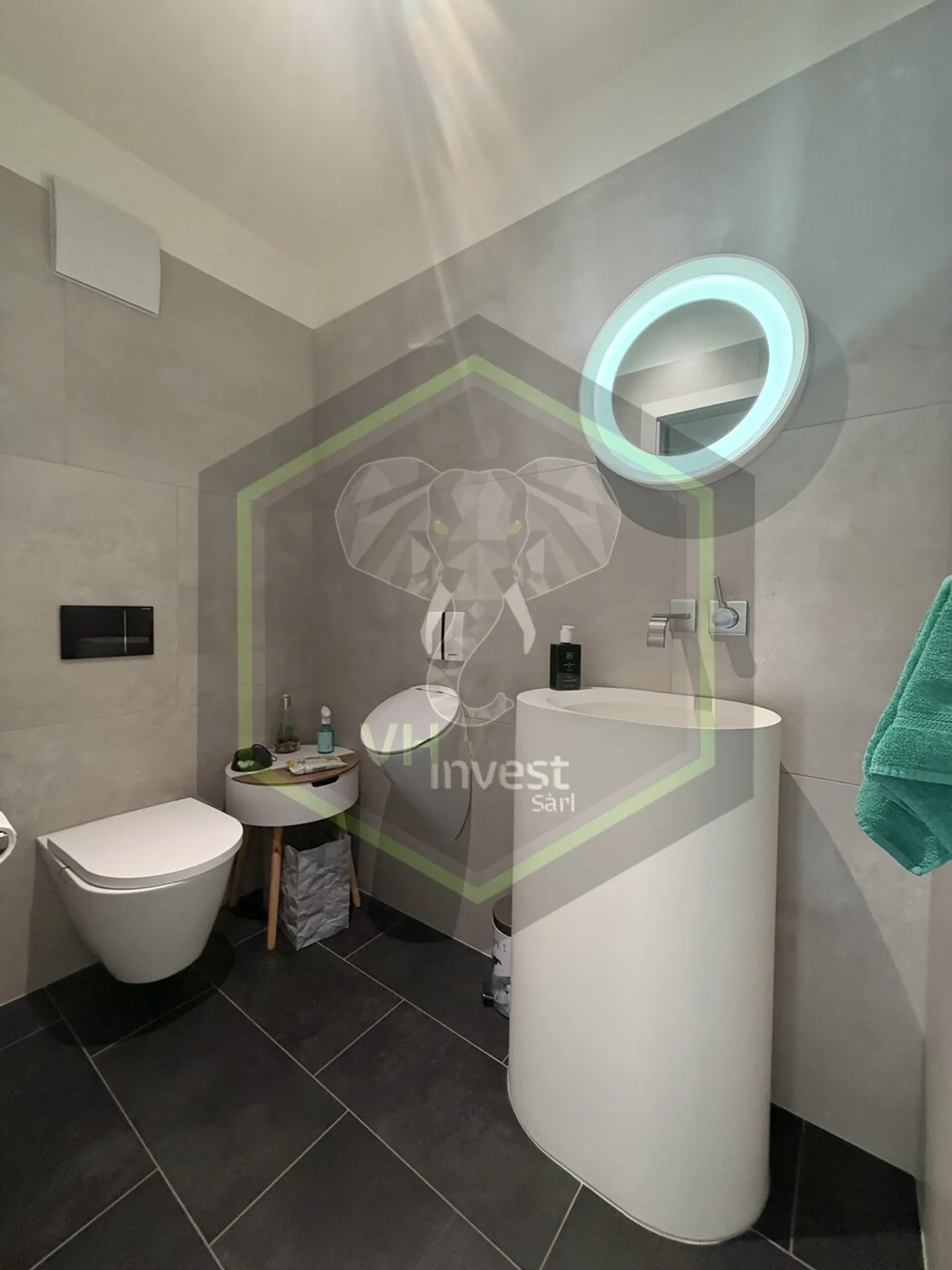 Villa contemporanea con piscina - Foto 4 di 9