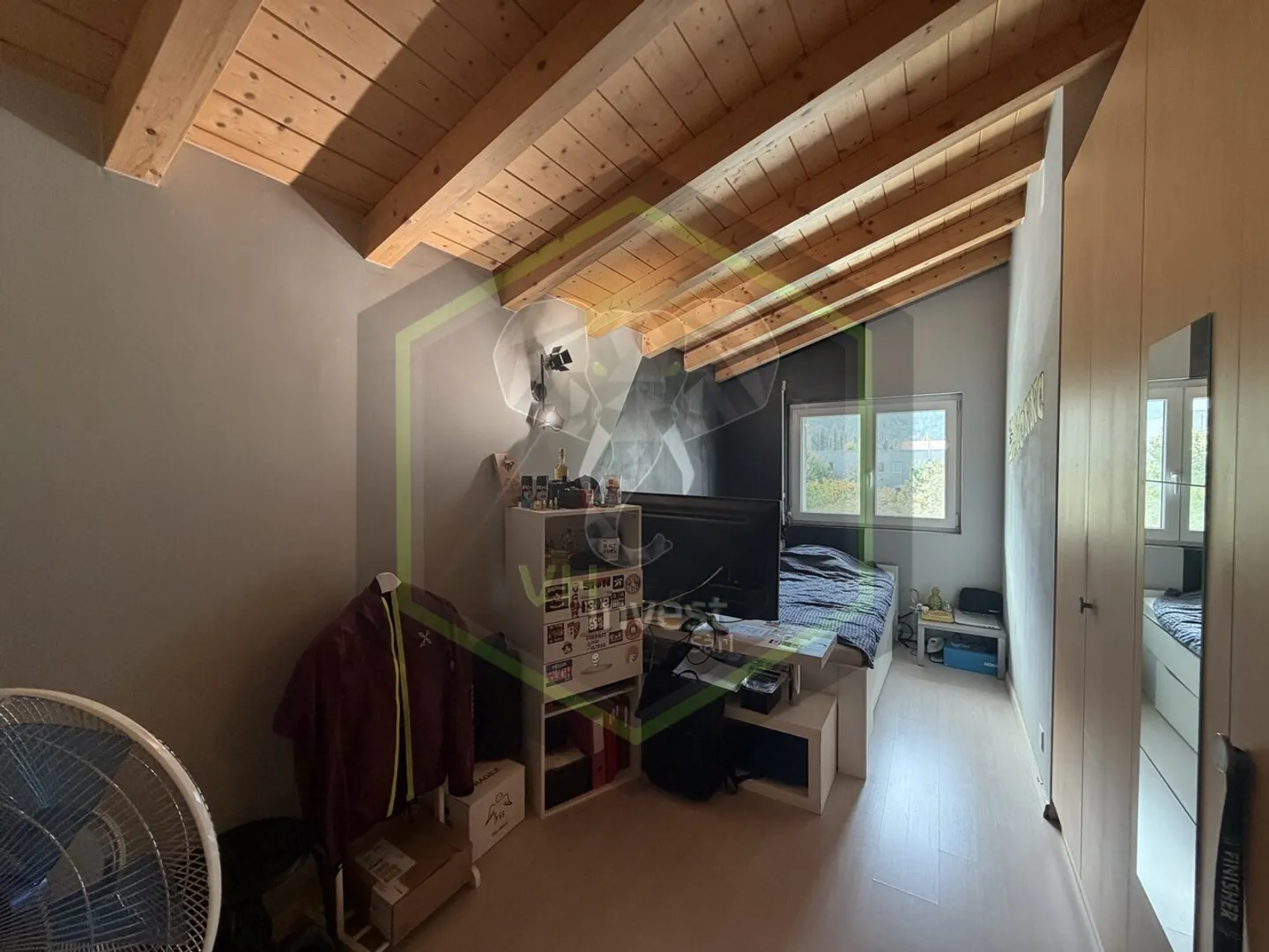 Villa contemporanea con piscina - Foto 7 di 9