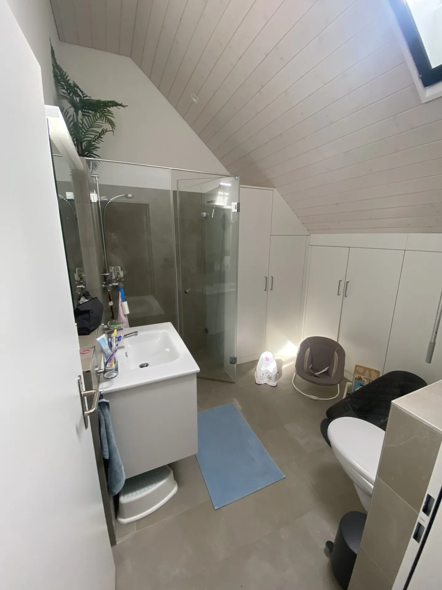 Maison familiale moderne avec jardin - Photo 8 sur 10