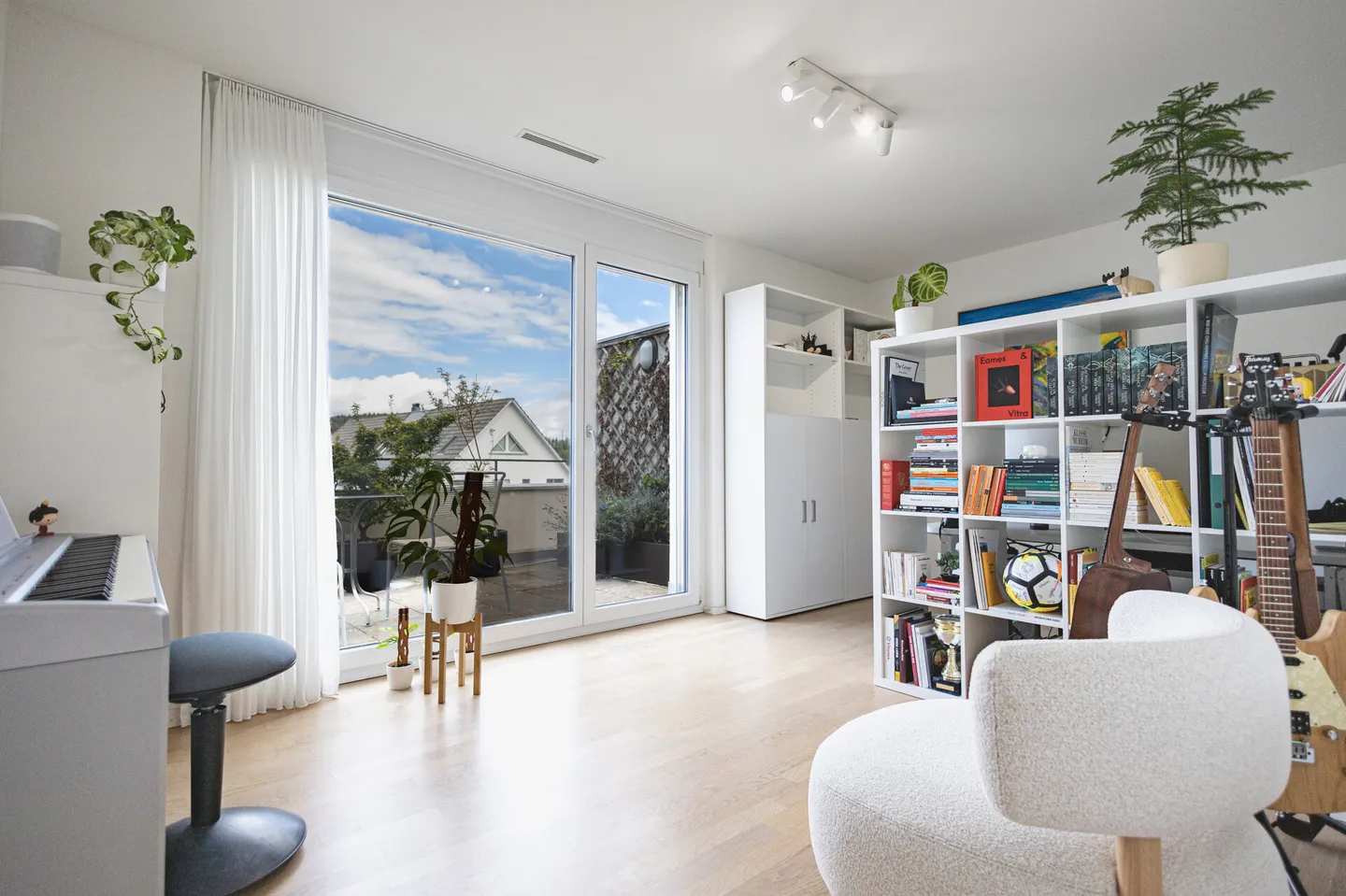 Moderne 3.5-Zimmer Attikawohnung an zentraler Lage mit Fernsicht - Foto 8 di 23