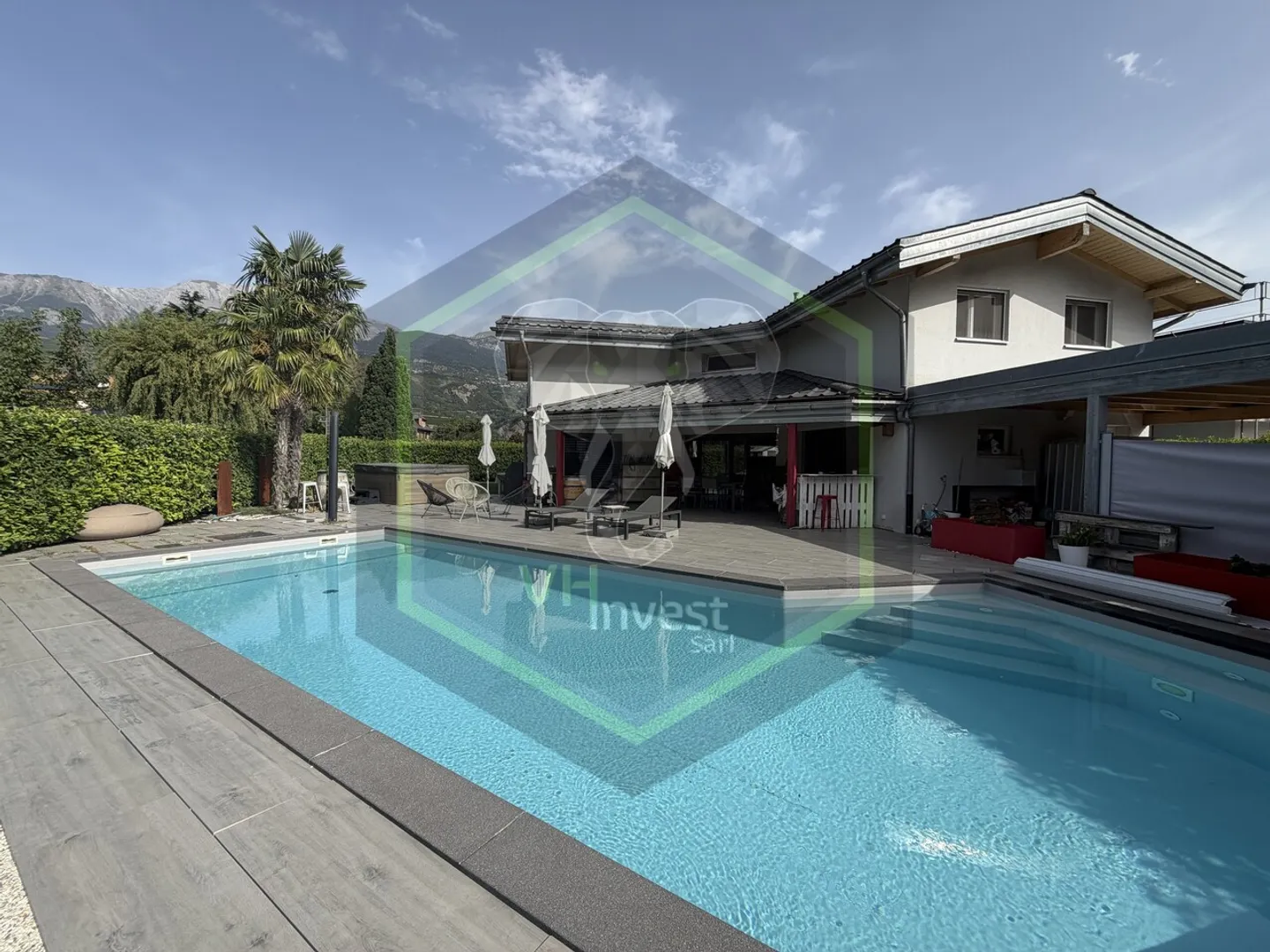 Villa contemporanea con piscina - Foto 9 di 9