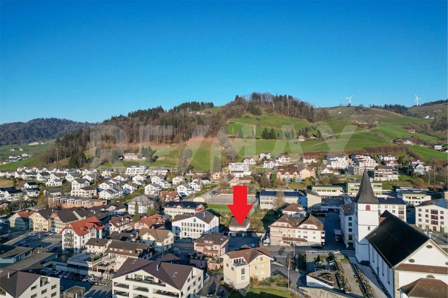 Moderno appartamento di 2½ locali al 1° piano in posizione centrale - Foto 3 di 12