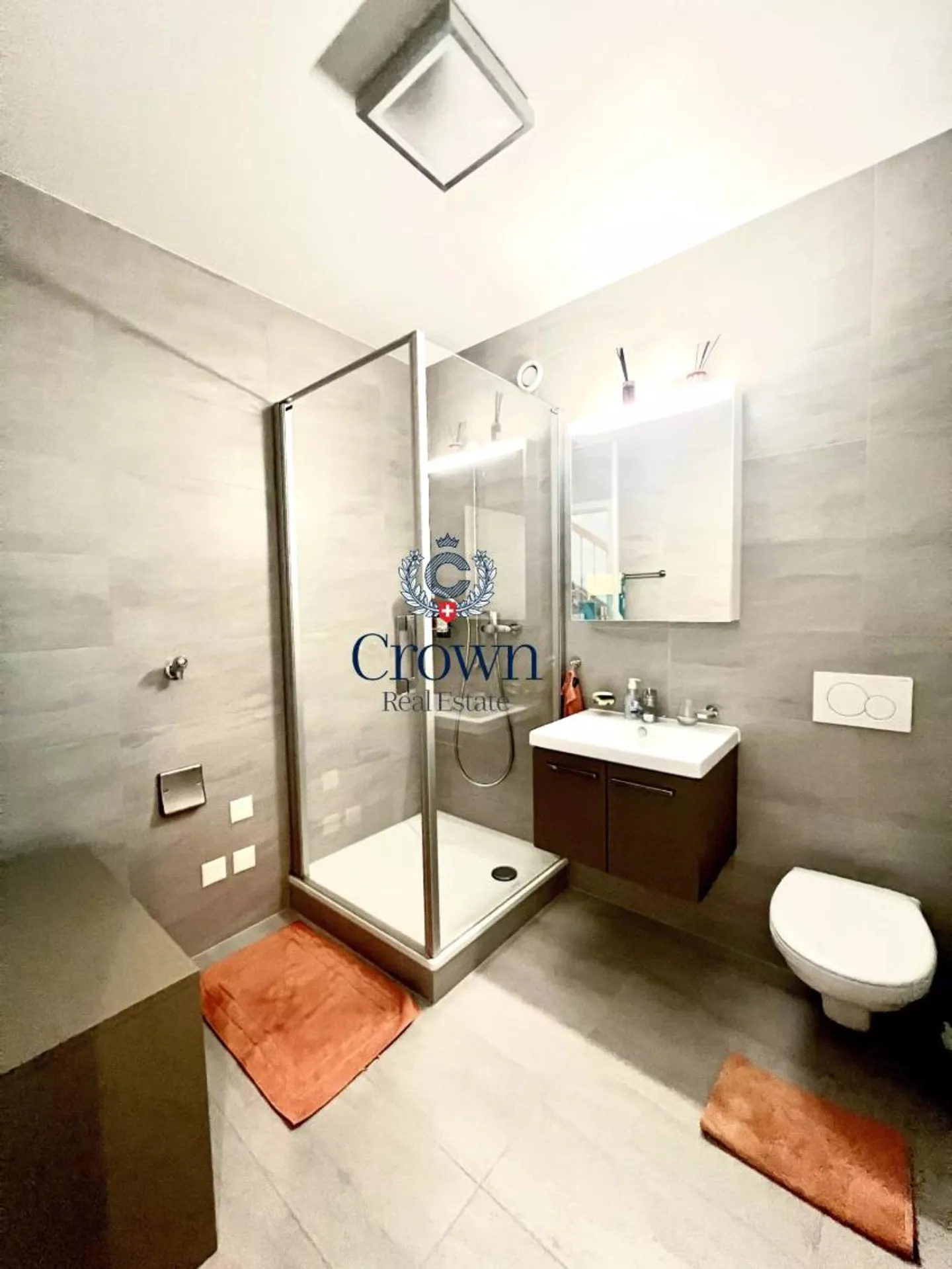 Charming Semi-Detached Villa - Photo 9 of 12