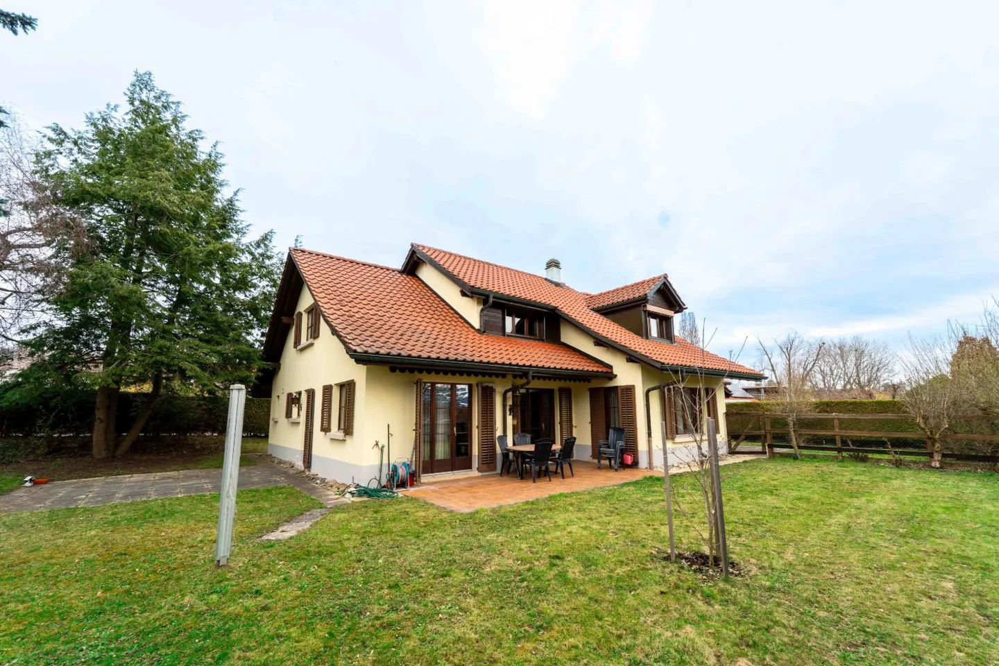 Villa 5 camere - Foto 1 di 8