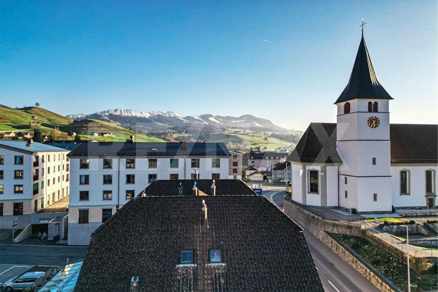 Moderno appartamento di 2½ locali al 1° piano in posizione centrale - Foto 9 di 12