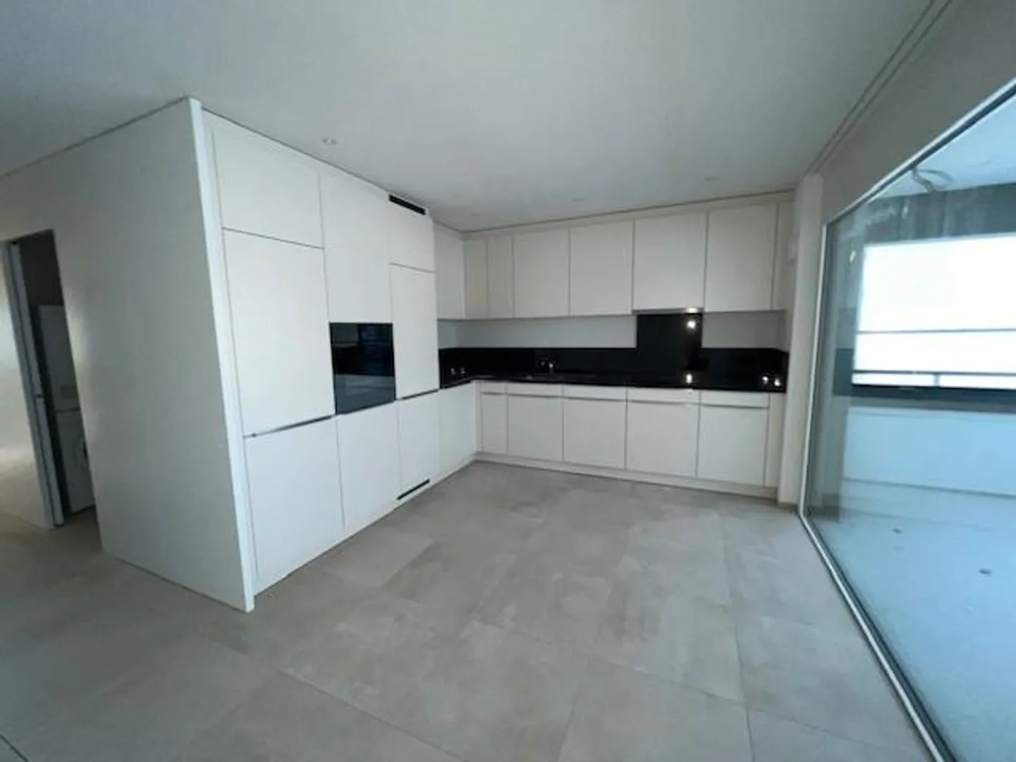 FIRST RENTAL - modern, centrally located new apartment - Photo 8 of 12