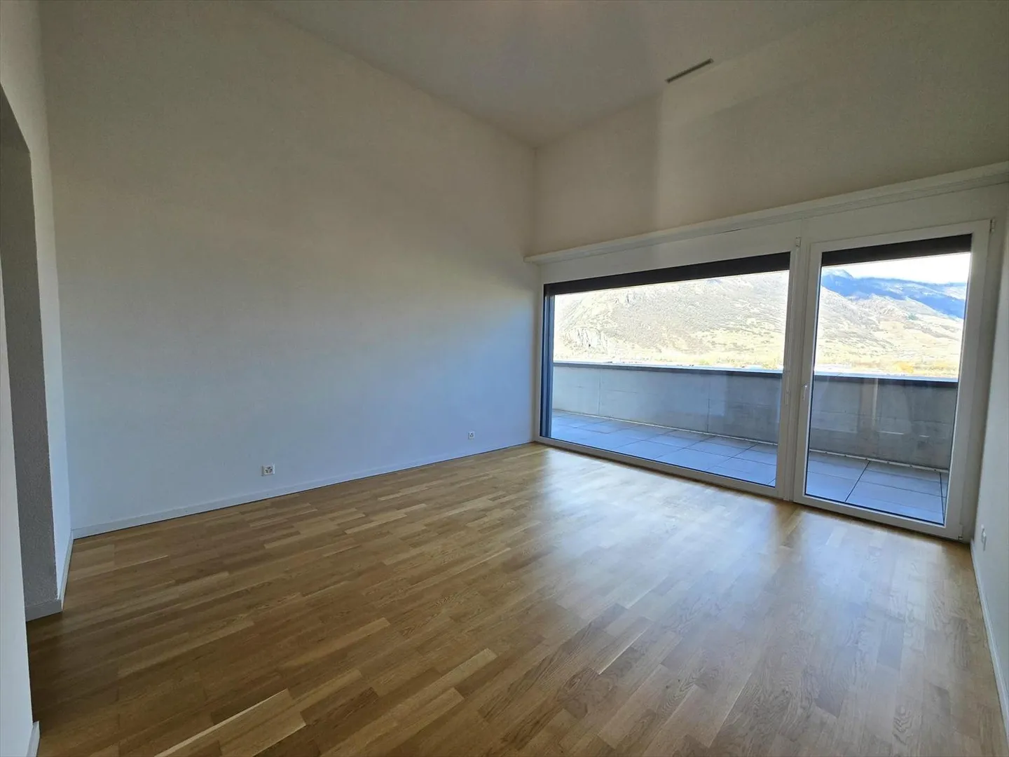 spacious apartment - Photo 5 of 7