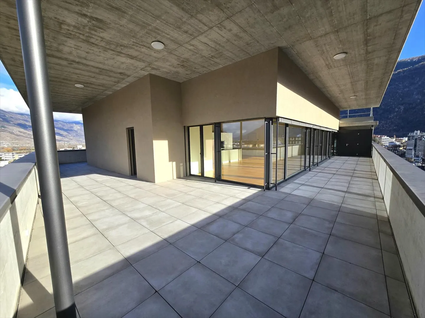 spacious apartment - Photo 6 of 7